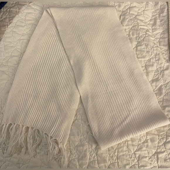 NWOT Woman knit sweater with removable scarf size XL color cream. (final price) - Picture 2 of 6